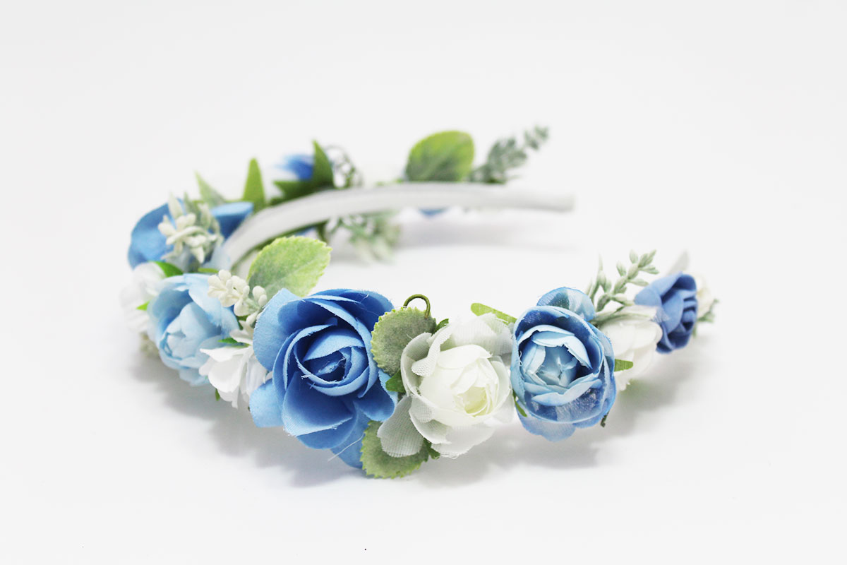 Diadema flores azul blanco ceremonias