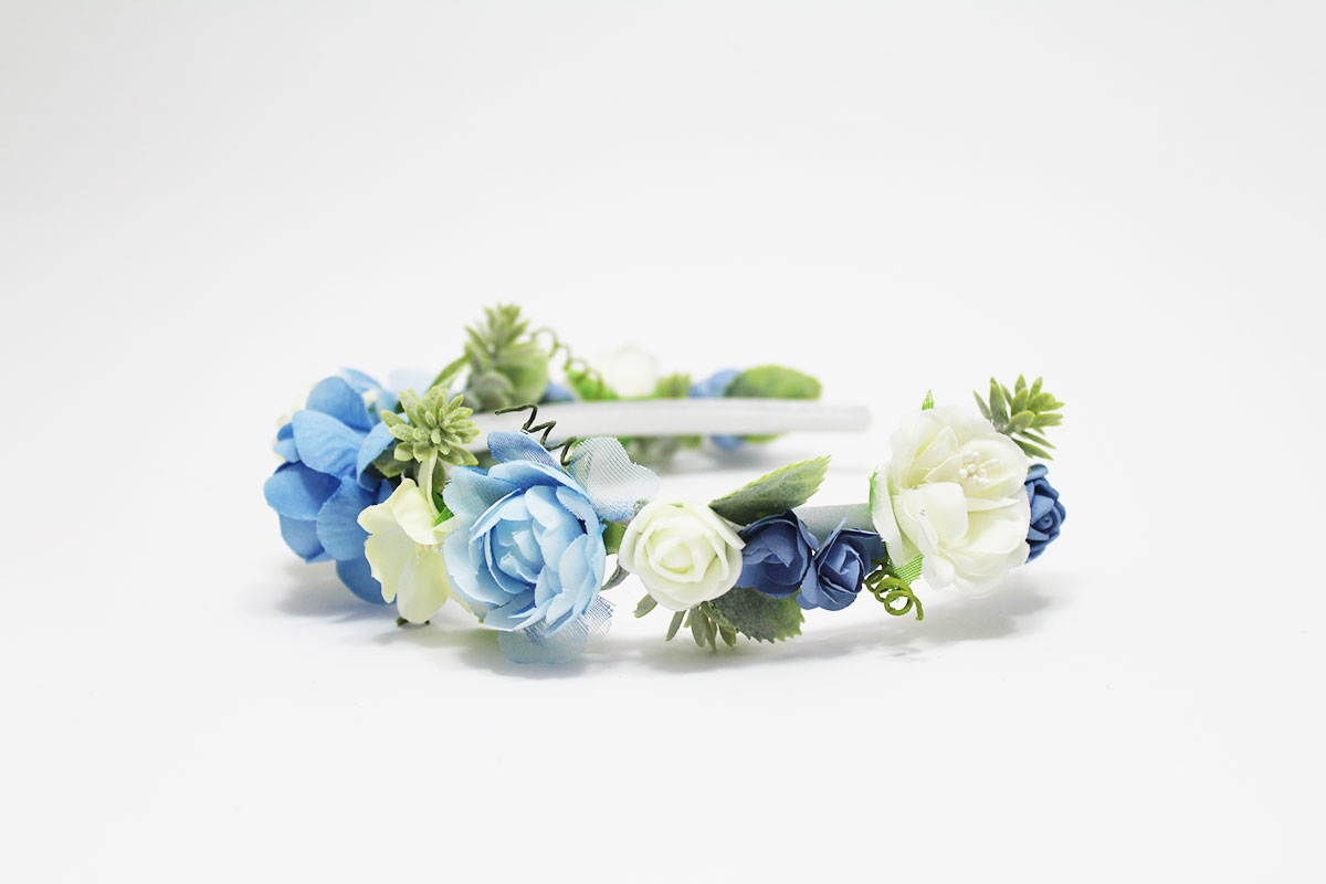Diadema flores azul beige niña ceremonia - Imagen 6