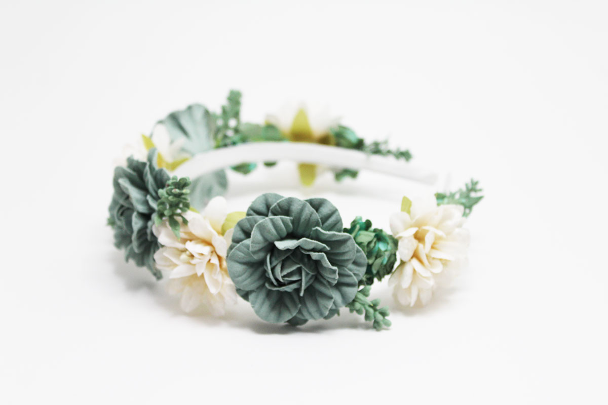 Diadema flores combinadas ceremonia niña - Imagen 6