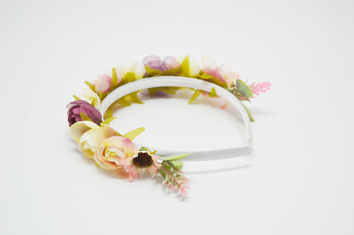 Diadema flores tonos rosa y beige ceremonia niña - Imagen 7