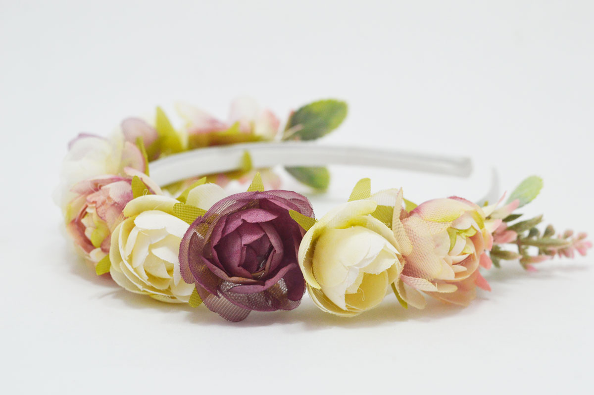 Diadema flores tonos rosa y beige ceremonia niña - Imagen 6
