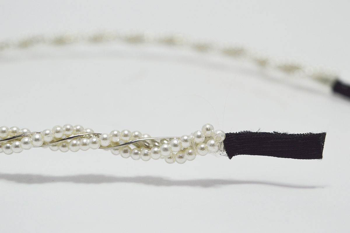 Diadema perlas entrelazadas niña - Imagen 4