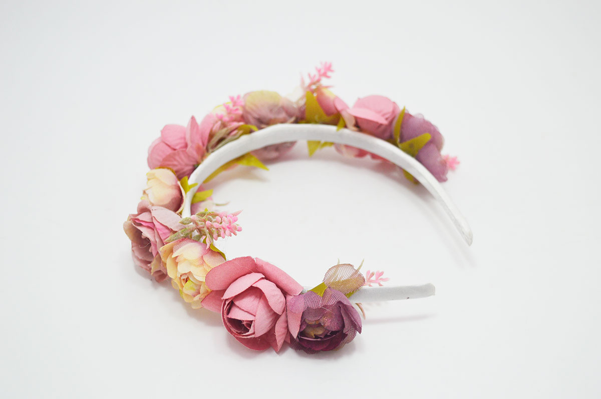 Diadema flores rosa comunión niña - Imagen 7