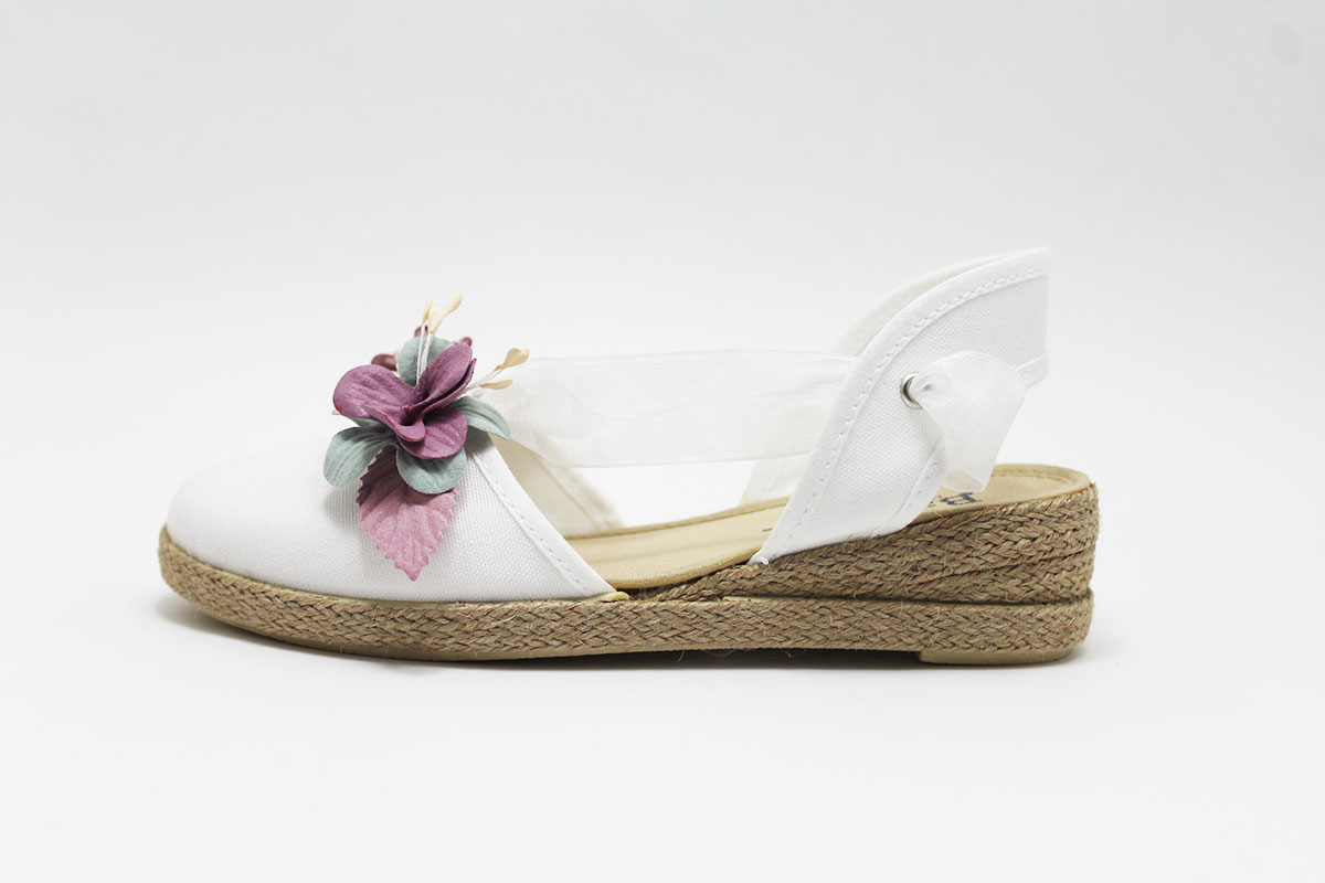 Alpargatas niña cintas conjunto flores malva y verde - Imagen 4