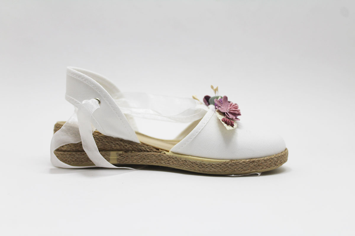Alpargatas niña cintas conjunto flores malva y verde - Imagen 5