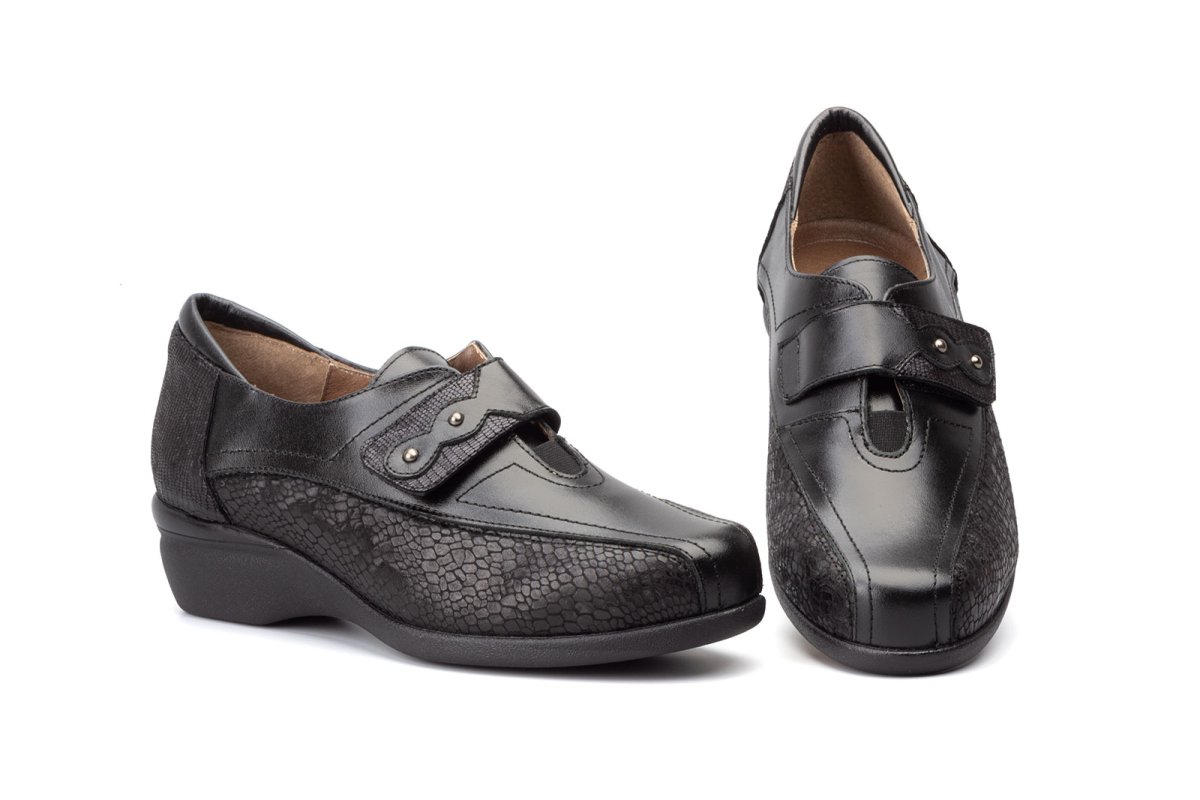 GV 7803 Mocasín para señora en piel con cuña media y con velcro de color negro ( hecho en España) - Imagen 2