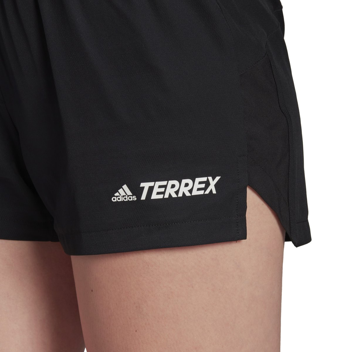 PANTALON CORTO TRAIL W COLOR NEGRO - Imagen 3