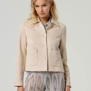 CHAQUETA EFECTO ANTE CON BOLSILLOS EN CRUDO