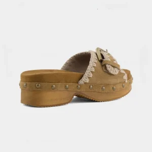 ZUECO LOW HEEL WOOD WITH BUCKLE COÑAC