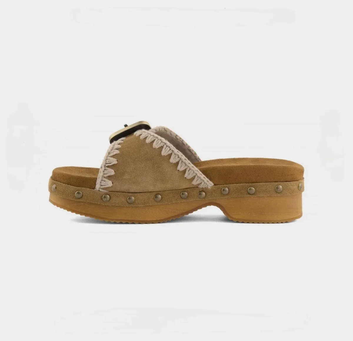 ZUECO LOW HEEL WOOD WITH BUCKLE COÑAC - Imagen 4