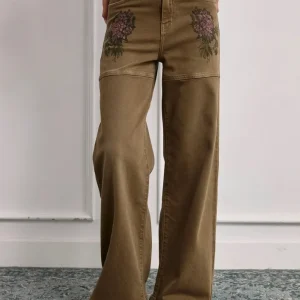 JEANS FLORES BORDADAS CAQUI