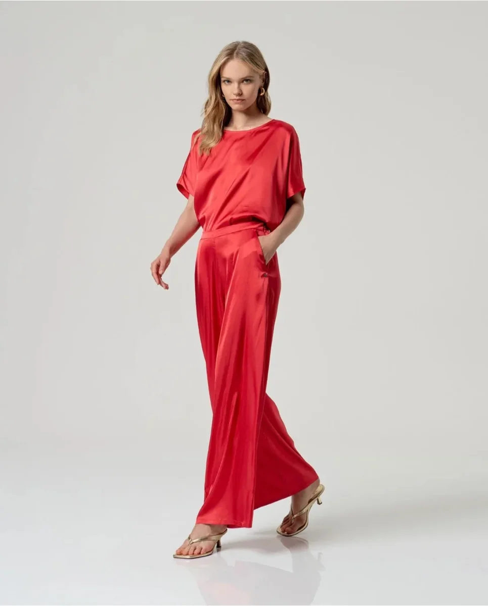 PANTALÓN FLUÍDO PIERNA ANCHA ELÁSTICO ROJO - Imagen 3