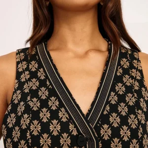 CHALECO JACQUARD FLORES HERÁLDICAS NEGRO
