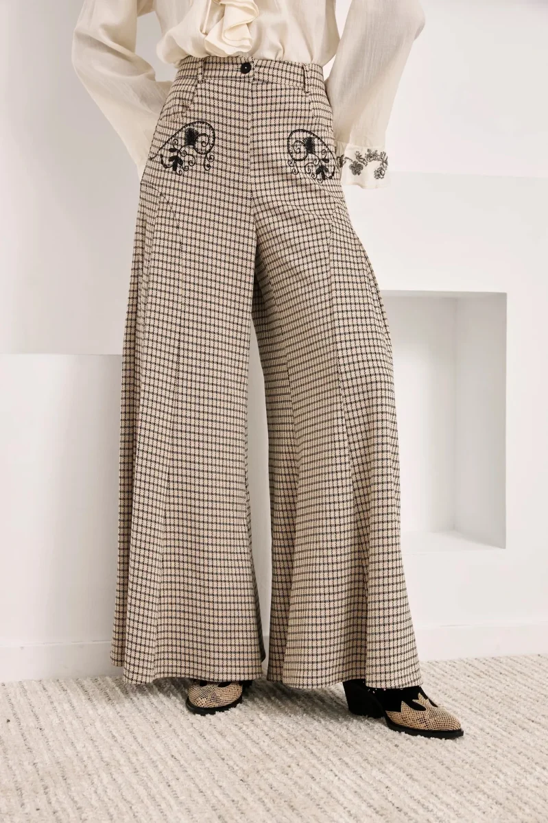 PANTALÓN PALAZZO CUADROS CON BORDADOS IVORY - Imagen 2