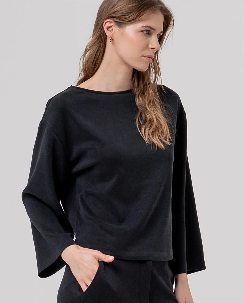 CAMISETA ANCHA DE PUNTO ANCHA CON ESCOTE BARCA NEGRO