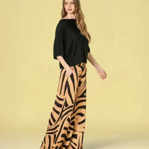 PANTALONES CON ESTAMPADO GEOMÉTRICO