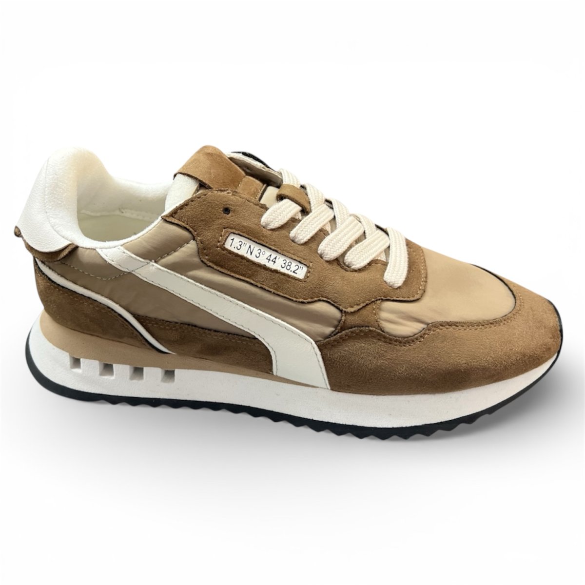 Deportivo casual de caballero color camel M-5580