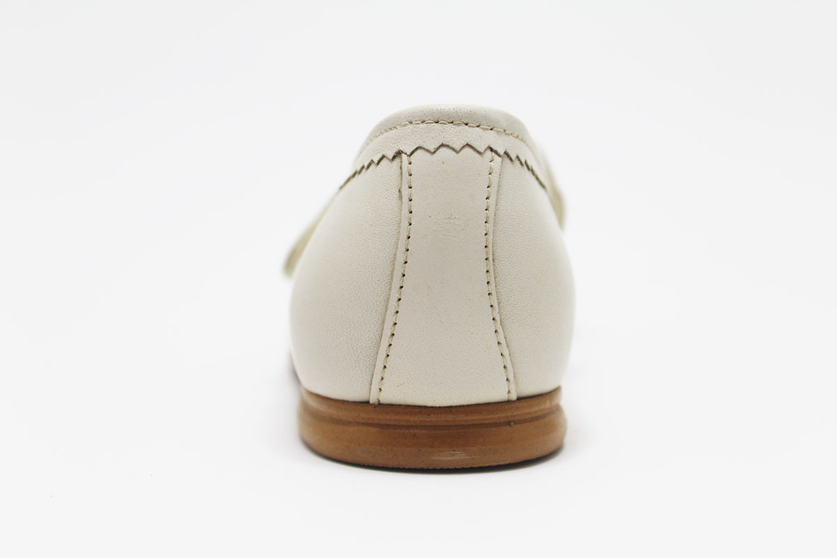 Merceditas beige lazo centro niña - Imagen 7
