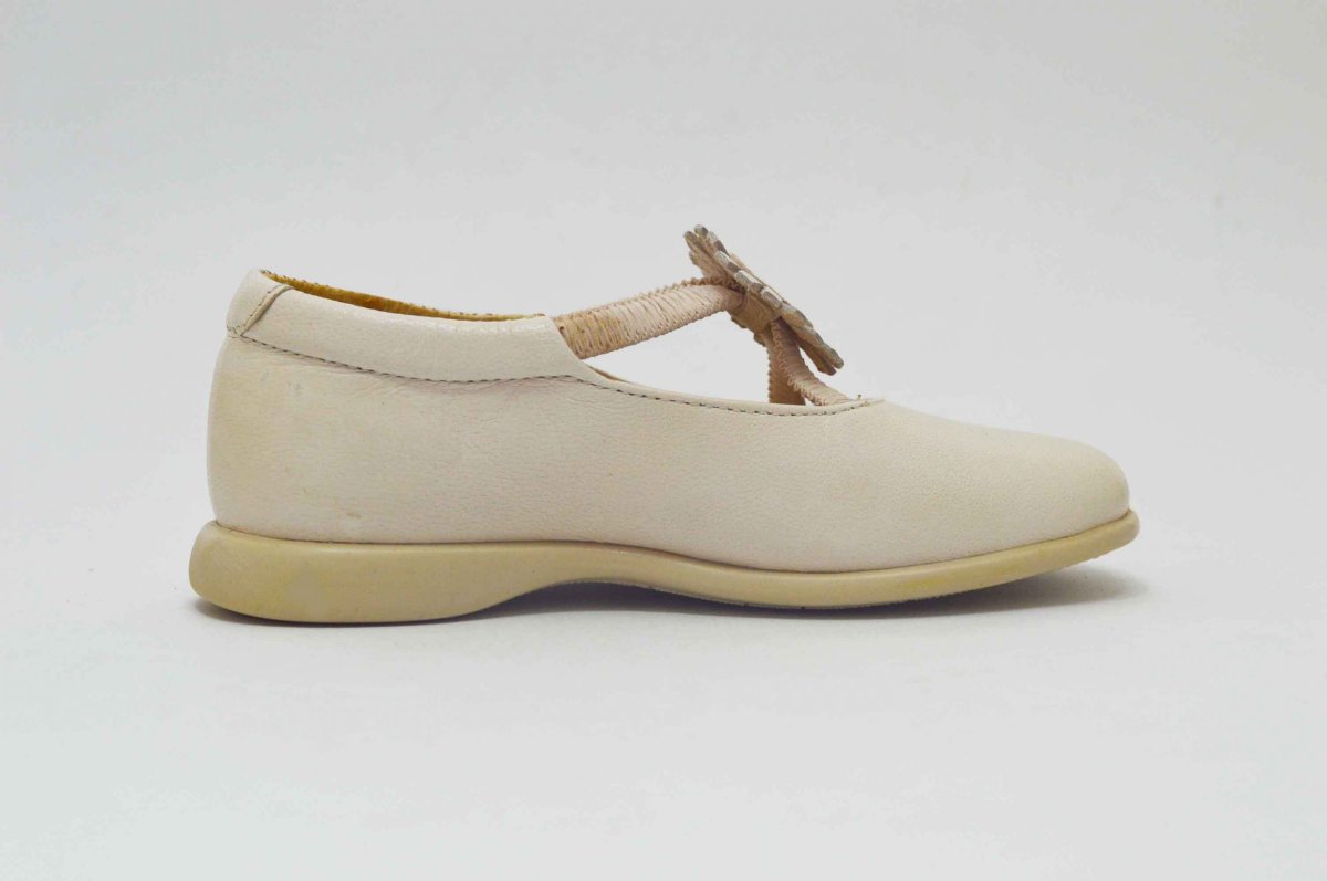 Merceditas beige flor elásticos niña - Imagen 4
