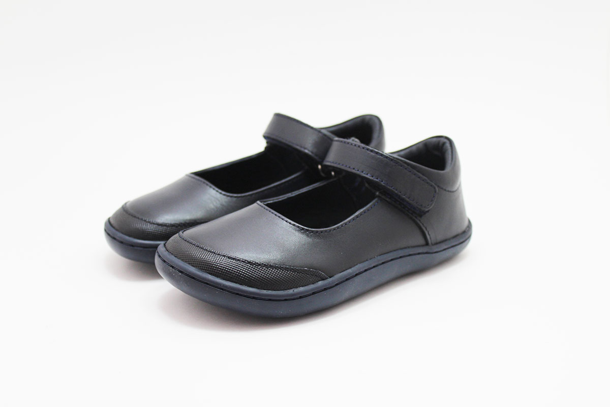 Mercedes colegial respetuosa niña Barefoot by Chetto - Imagen 6