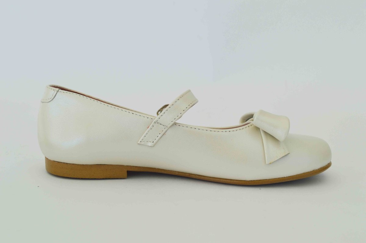 Merceditas nacarado beige lazo niña comunión - Imagen 6