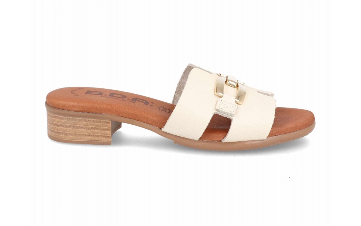 Sandalia de piel para mujer modelo 13065 con tiras finas y cuña ligera - Imagen 4