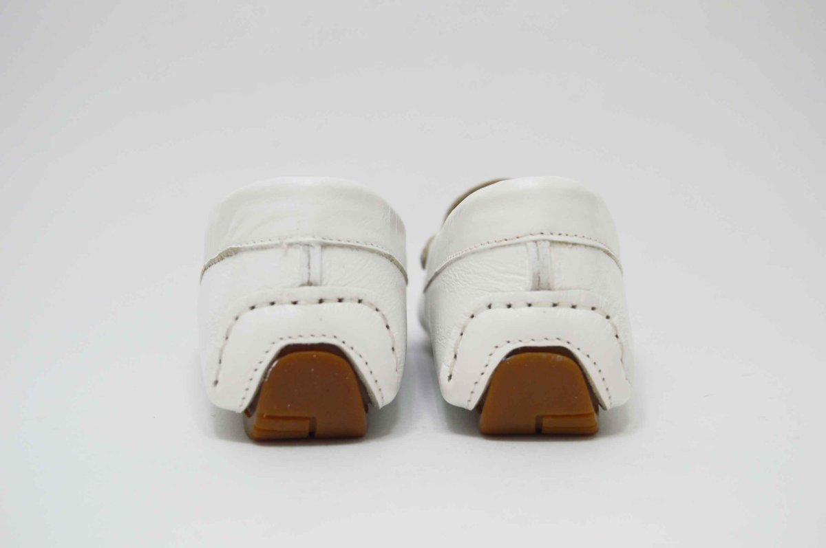 Mocasin blanco hebilla metalica - Imagen 9