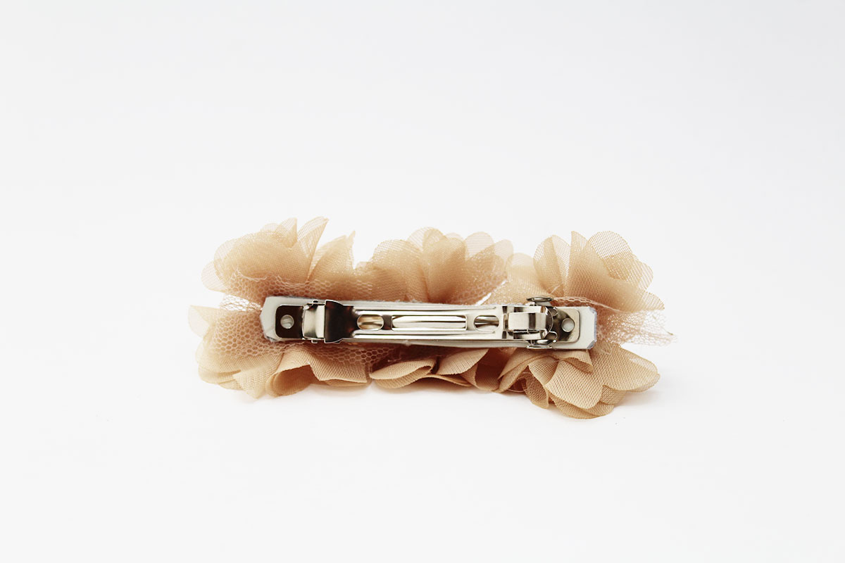Pasador clip flores camel/dorado niña - Imagen 6