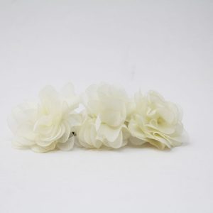 Pasador flores beige ceremonia niña