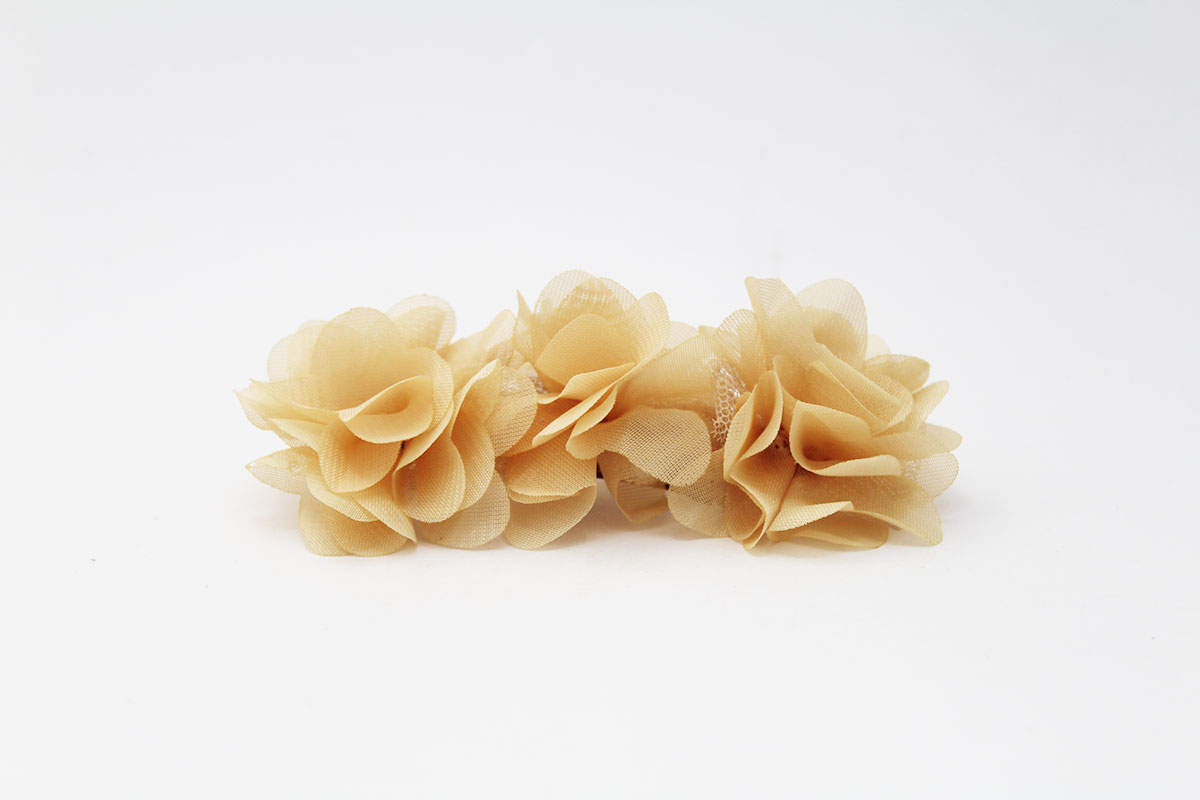 Pasador clip flores beige tostado niña