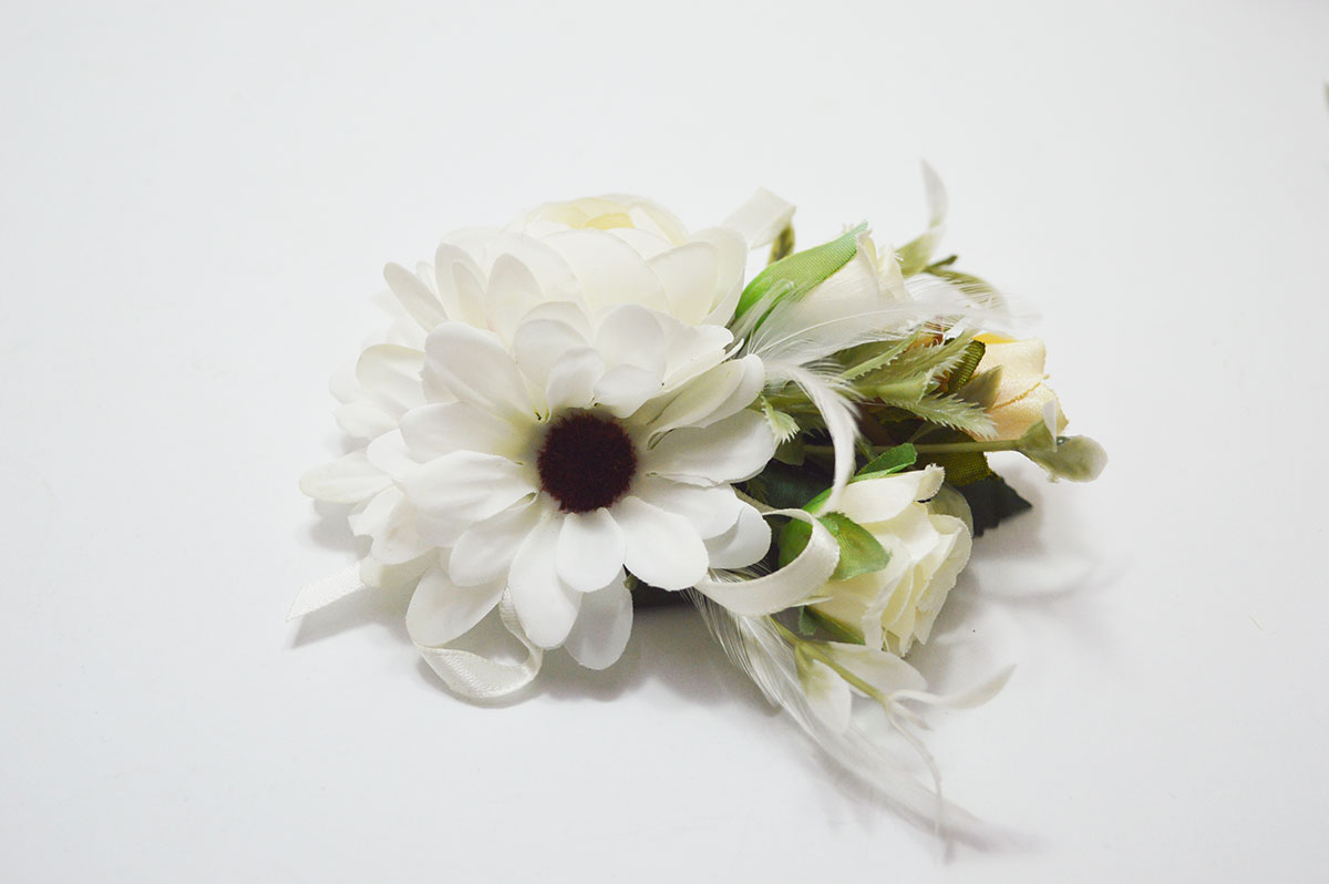 Broche/pasador flores beige niña - Imagen 2