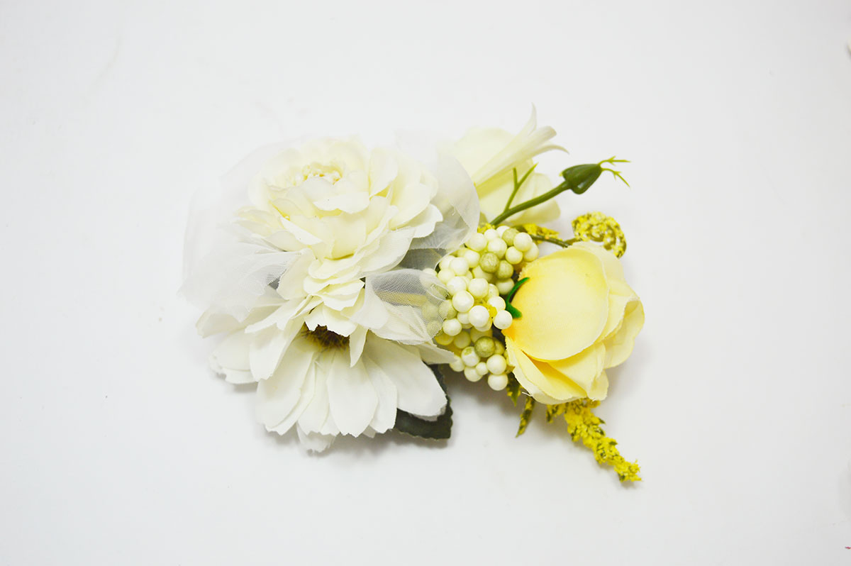 Broche/pasador flores beige niña - Imagen 5