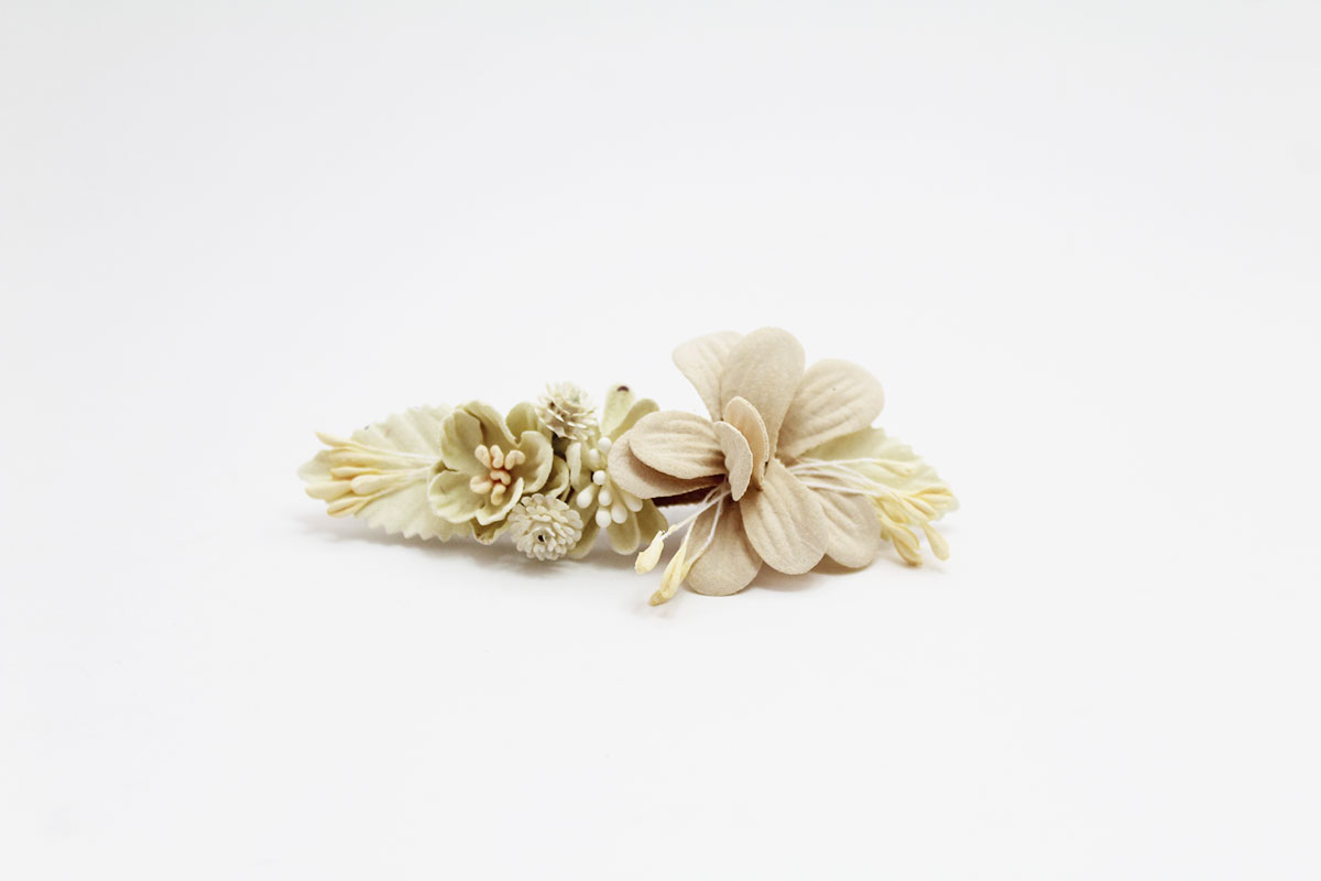Pasador flores hojas ramilletes niña - Imagen 4