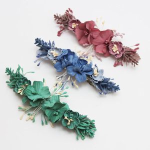 Pasador flor hojas ramilletes niña