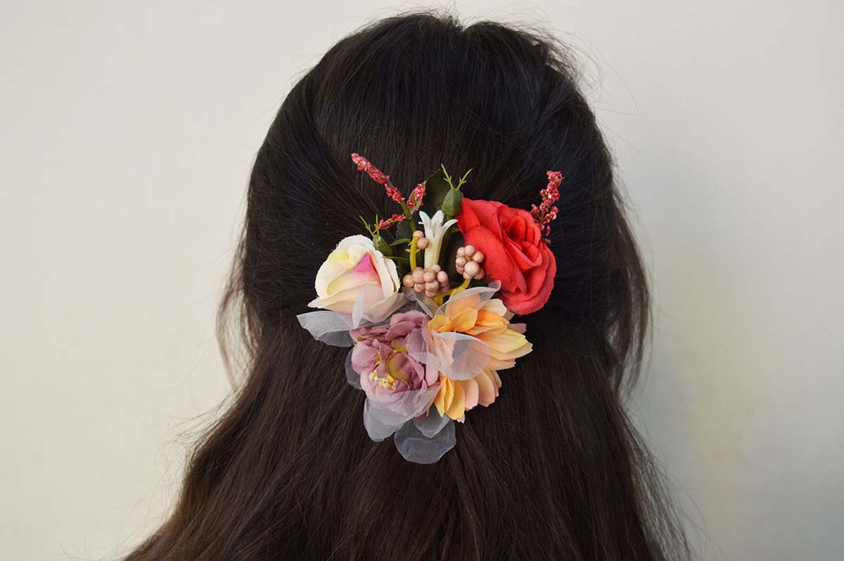 Broche/pasador flor varios colores niña