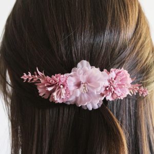 Peineta flores ceremonia malva niña