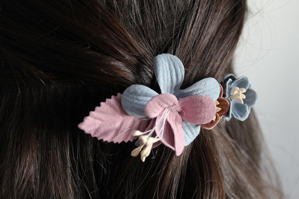 Pinza pelo flores hoja ceremonia niña - Imagen 8