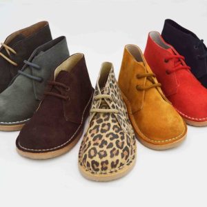 Pisacacas bota safari cordones