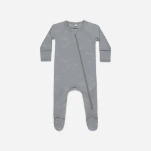 Pijama Bamboo con pies estampado nubes- QUINCY MAE