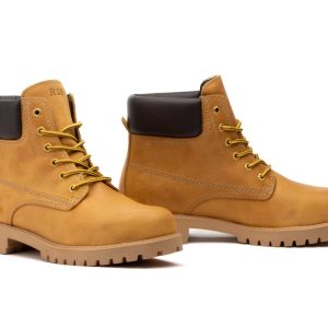 R83-11580 Bota para caballero en piel de color melocotón, con cordones ( hecho en España)