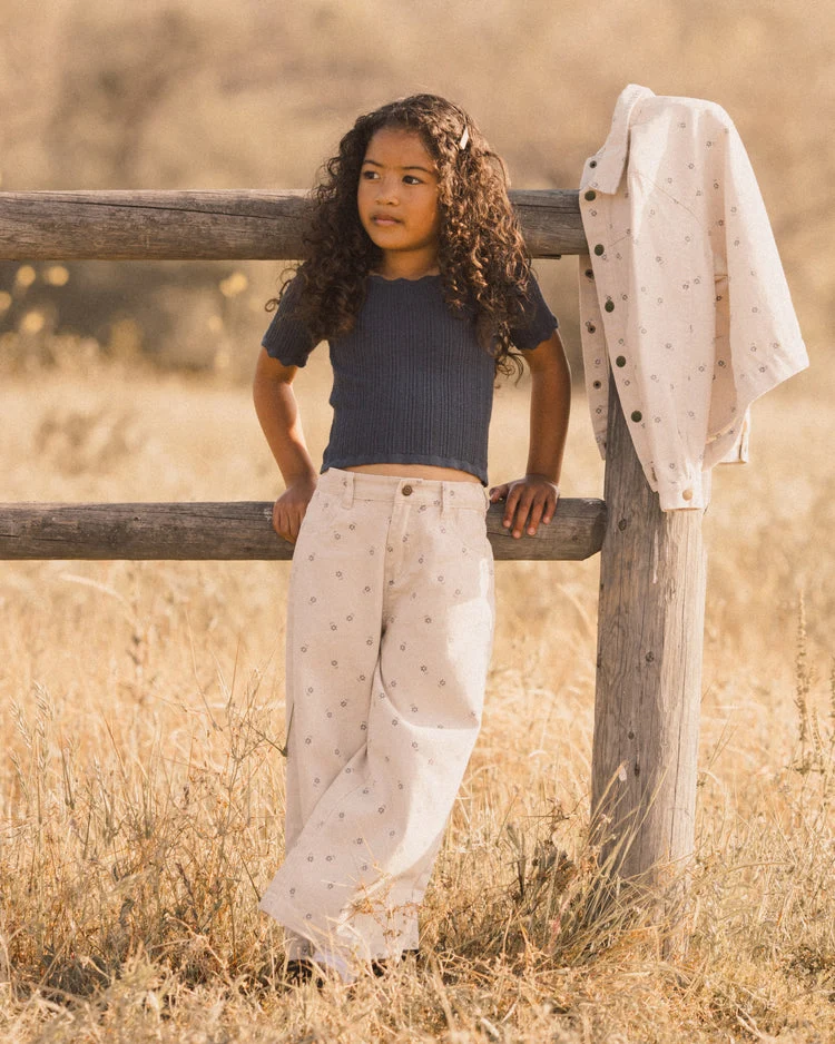 Pantalón de sarga estampado flores - RYLEE + CRU - Imagen 4