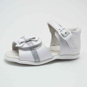 Sandalia blanca niña hebilla glitter plata