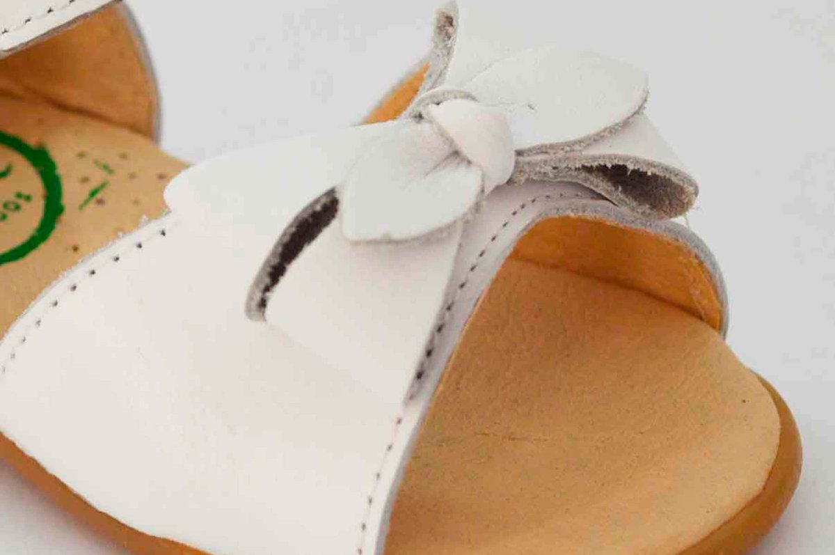 Sandalias blanca niña - Imagen 6