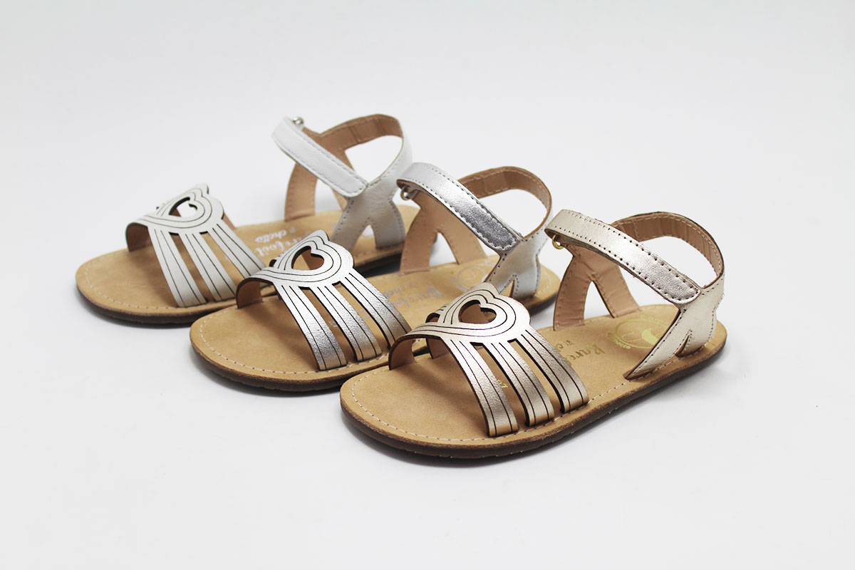 Sandalia corazón niña Barefoot by Chetto