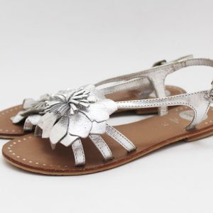 Sandalia flor grande plata Gioseppo