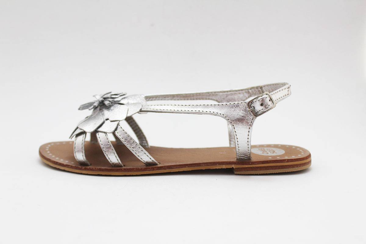 Sandalia flor grande plata Gioseppo - Imagen 5