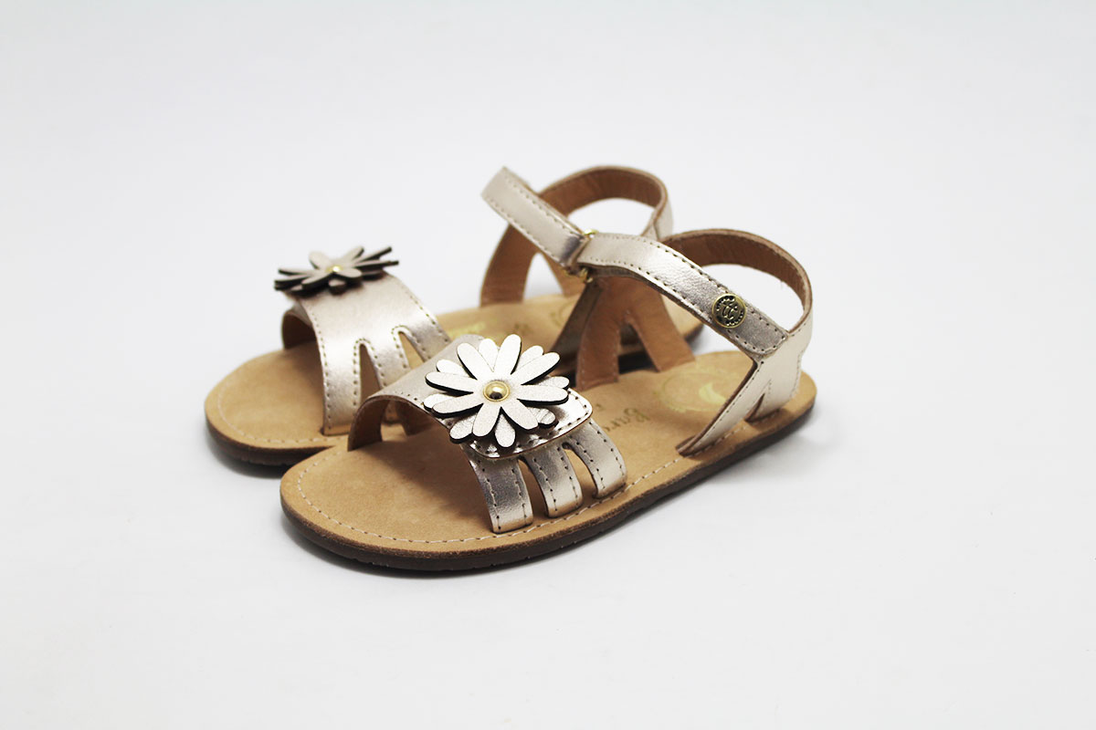 Sandalia flor niña Barefoot by Chetto - Imagen 7