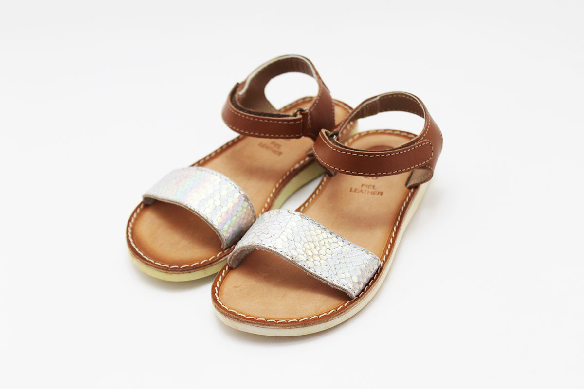 Sandalias niña Gioseppo plata cuero modelo Emili - Imagen 4