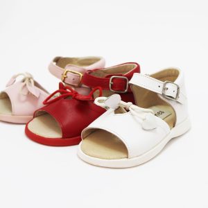 Sandalias lazo hebilla niña