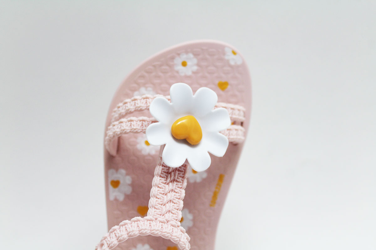 Sandalia Ipanema niña flor corazon - Imagen 4